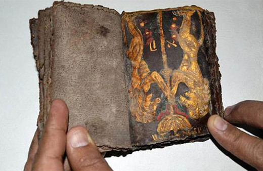 Muğla'da 7.5 milyon liraya satılmak istenen Tevrat ele geçirildi!