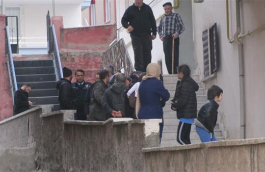 Patlayan sis bombası, vatandaşları sokağa döktü!