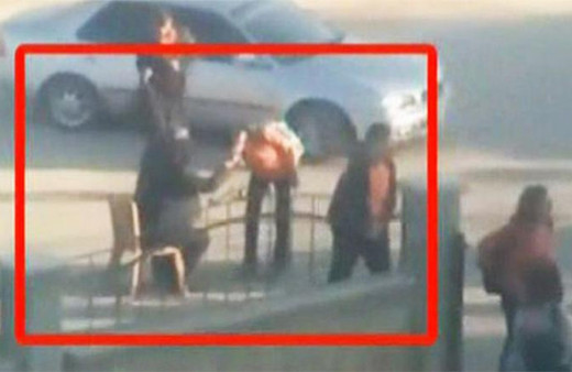 Okul müdürü öğrencilere el öptürdü! CHP'li vekil ise...