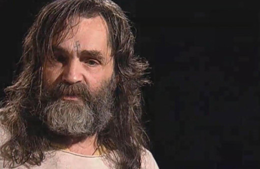 Dünyanın en ünlü seri katili Charles Manson öldü 