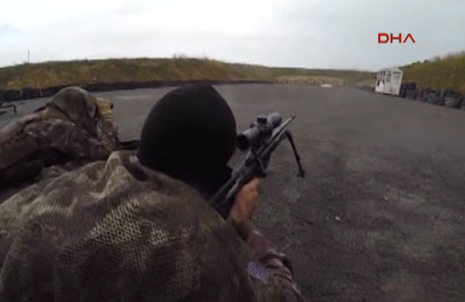 Özel Harekat Polisi'nden nefes kesen tatbikat