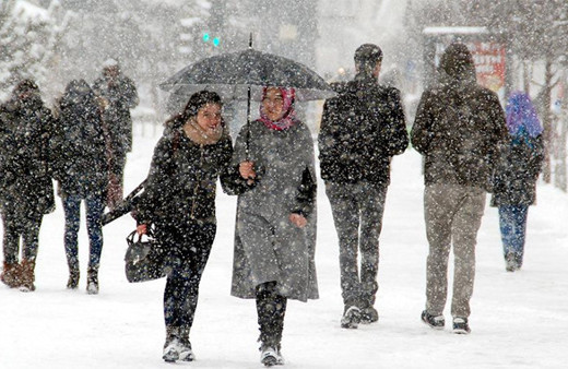 Yarın okullar tatil mi? Çok kuvvetli kar geliyor işte saati