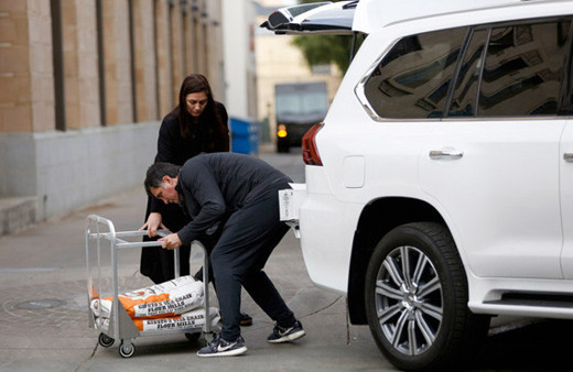 Hakan Şükür'ün başı açık eşi olay oldu