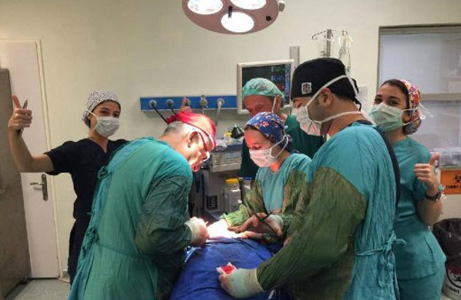 Mide sancısıyla gitti 32 yıllık doktoru şaşkına çevirdi