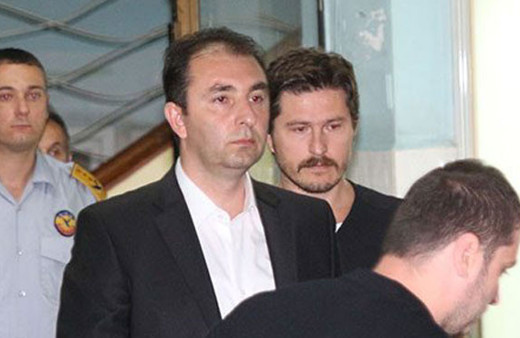 17-25 Aralık müdürlerinin eşleri FETÖ'den tutuklandı!