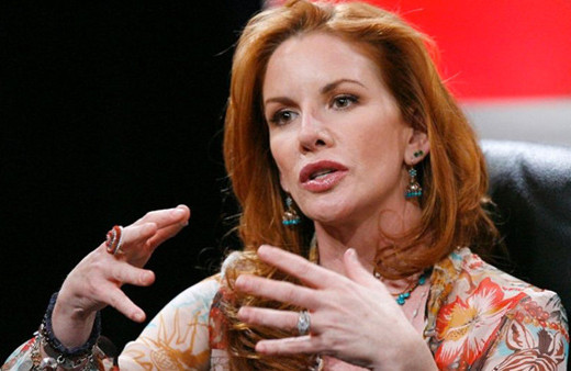 Ağlayarak ifşa etti: Seçilmem için cinsel ilişki teklif etti