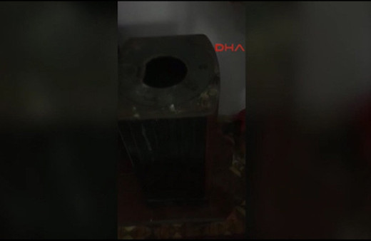 Polisi görünce esrarı sobada yakmaya çalıştılar