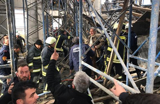 Cami inşaatınında çökme yaşandı yaralılar var