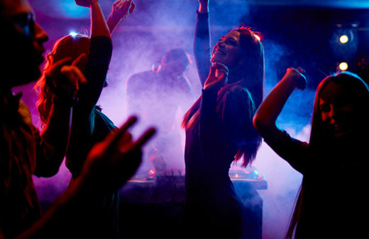 Yabancı bir adamla bir gece geçirdi sonra kasığında garip bir şey hissetti