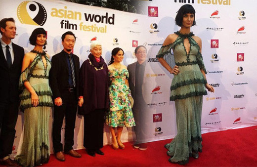 Tuba Büyüküstün'ün kıyafeti geceye damga vurdu!