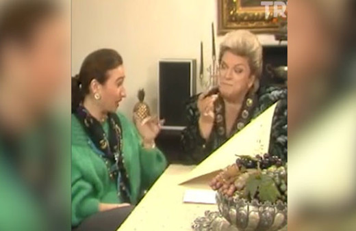 Zeki Müren'den Demet Akbağ'a ilginç bilmece!