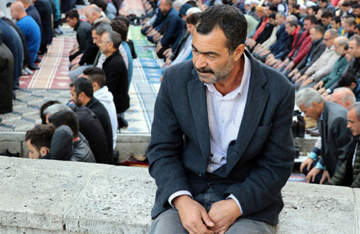 Engelli taklidi yapan dilencinin 2 saatte topladığı para herkesi şoke etti!