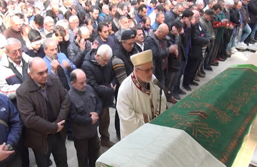  Cem Korkmaz'ın cenazesinde dikkat çeken kare!