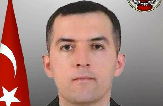 Hakkari'de askerleri taşıyan araç şarampole devrildi