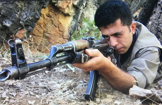 Polisi şehit eden teröristin dağdaki fotoğrafları ortaya çıktı