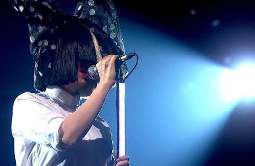 Dünyaca ünlü yıldız çıplak fotoğrafını paylaştı nedeni şoke edecek