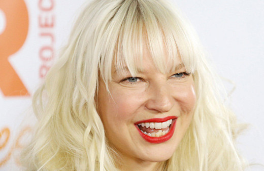 Şantaj yapanların planını bozdu çıplak fotoğrafını paylaştı!