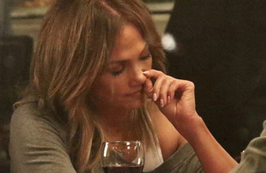 Jennifer Lopez burnunu karıştırdı ünlü şarkıcı destek verdi 