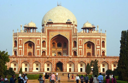 Yeni Delhi'de zehirli duman okulları tatil ettirdi