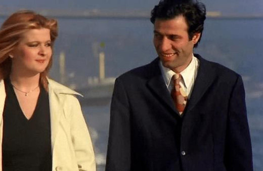 Kemal Sunal'ın yanındaki bu kadını tanıyabildiniz mi?