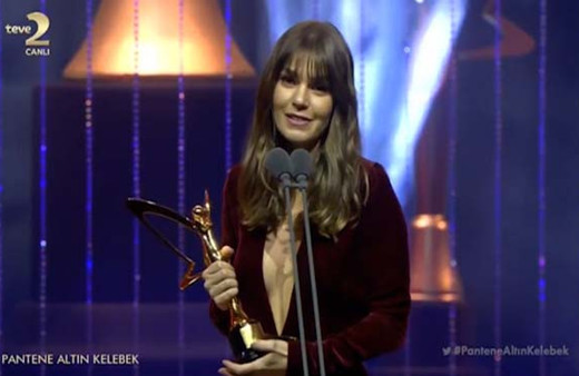  En iyi kadın oyuncu Aslı Enver