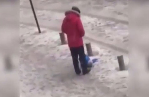 Karda yürüyemeyen oğluna tekme atmıştı, tutuklandı!