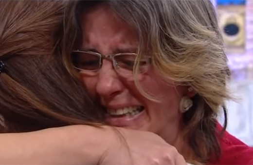 Esra Erol'da bir ilk: Gerçek ailesiyle buluştu!