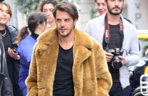 Mehmet Günsür'ün kürkü olay oldu