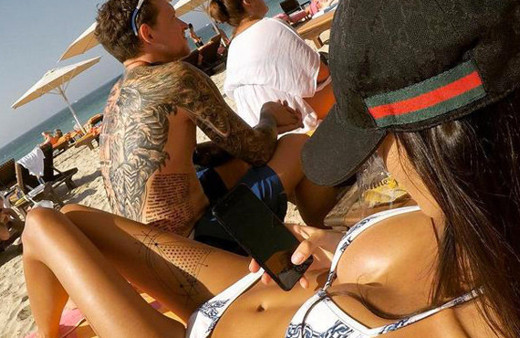 Para vermeyince çıplak fotoğraflarını sızdırdılar!