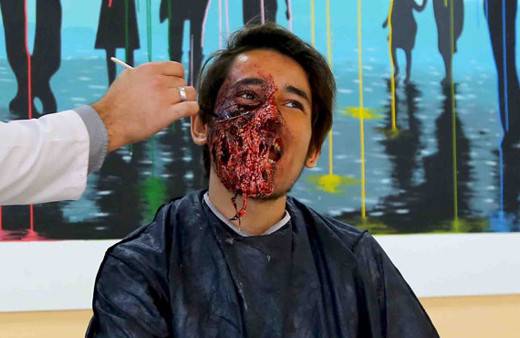 Bağcılar'da gençlerden 'fantastik makyaj'