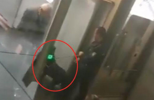 Almanya'da Türk yolculara köpekli arama