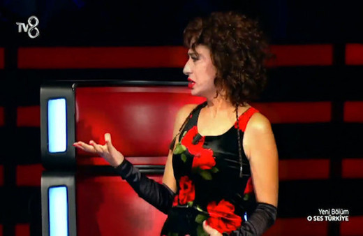 Yıldız Tilbe İsyan'ı söyledi, yer yerinden oynadı