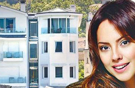 Ebru Gündeş hala o yalıda yaşıyor! İşte kanıtı...