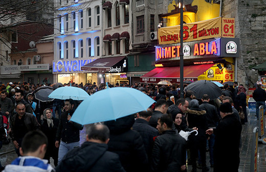 Sağanak bile zengin olma hayallerini engellemedi!