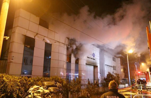 Bursa'da çamaşır yıkama fabrikasında yangın