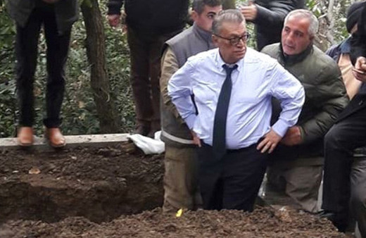 Mesut Yılmaz'ın yürek burkan karesi! Ceketini çıkarıp...