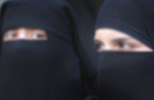 Üniversitede kıyafet krizi! 'Pardösülü, peçeli ve gözlüklü öğrenciler var'