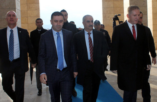 Vali ve başkan anlattı! FETÖ'cü generalin elini kaldırınca...