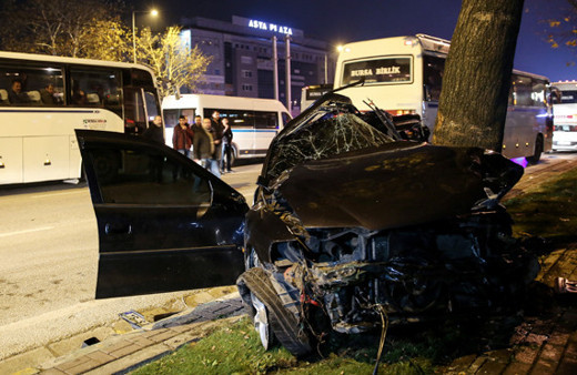 Bursa'da feci kaza ölü ve yaralılar var
