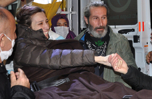 193 günlük hasret bitti! Nuriye Gülmen gözyaşlarıyla karşılandı