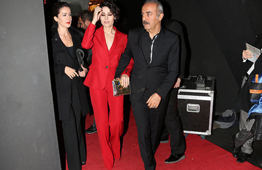 Kimse bunu beklemiyordu! Ters köşeye yatırdılar