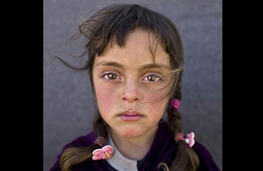 Yılın fotoğrafının kahramanı Suriyeli minik Zehra oldu