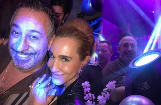 Cem Yılmaz'ın 1969 temalı partisi sosyal medyayı kasıp kavurdu!