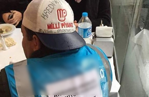 Milli piyangocunun sırtına bakın Müge Anlı'ya bomba gönderme