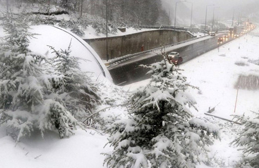 Beyaz çile başladı! Bolu Dağı'nda ulaşıma kar engeli