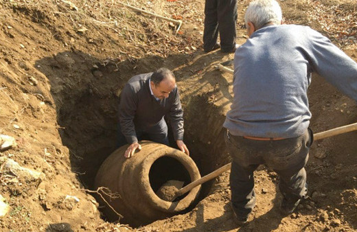 Malatya'da bahçesini kazarken bakın ne buldu!