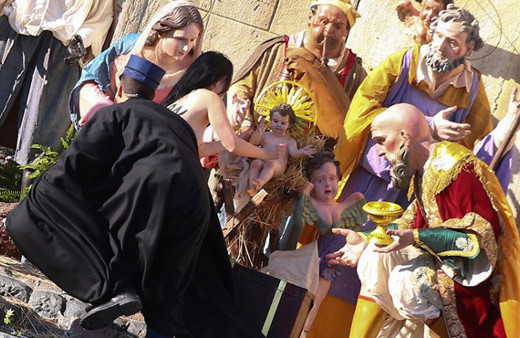 Çıplak kadın bir anda fırladı ortalık karıştı!