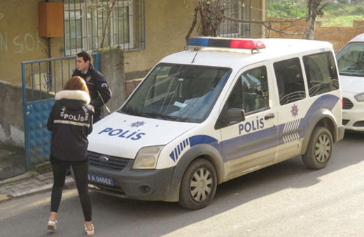 Sancaktepe'de bir evde cesetler bulundu çekiç ile...