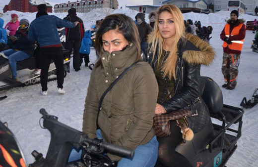 Arap turistler izdihama sebep oldu! Saati 200 TL