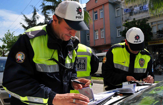 Trafik cezalarına 2018 zammı! Alkollü araç kullanan yanacak